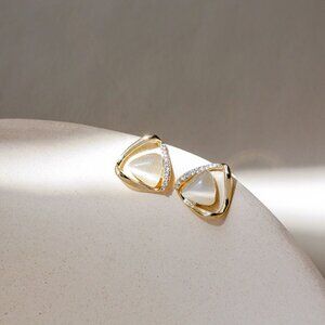 Women’s Gold Trim Triangle Earrings Rhinestones Cat’s Eye Stone Silver Needle